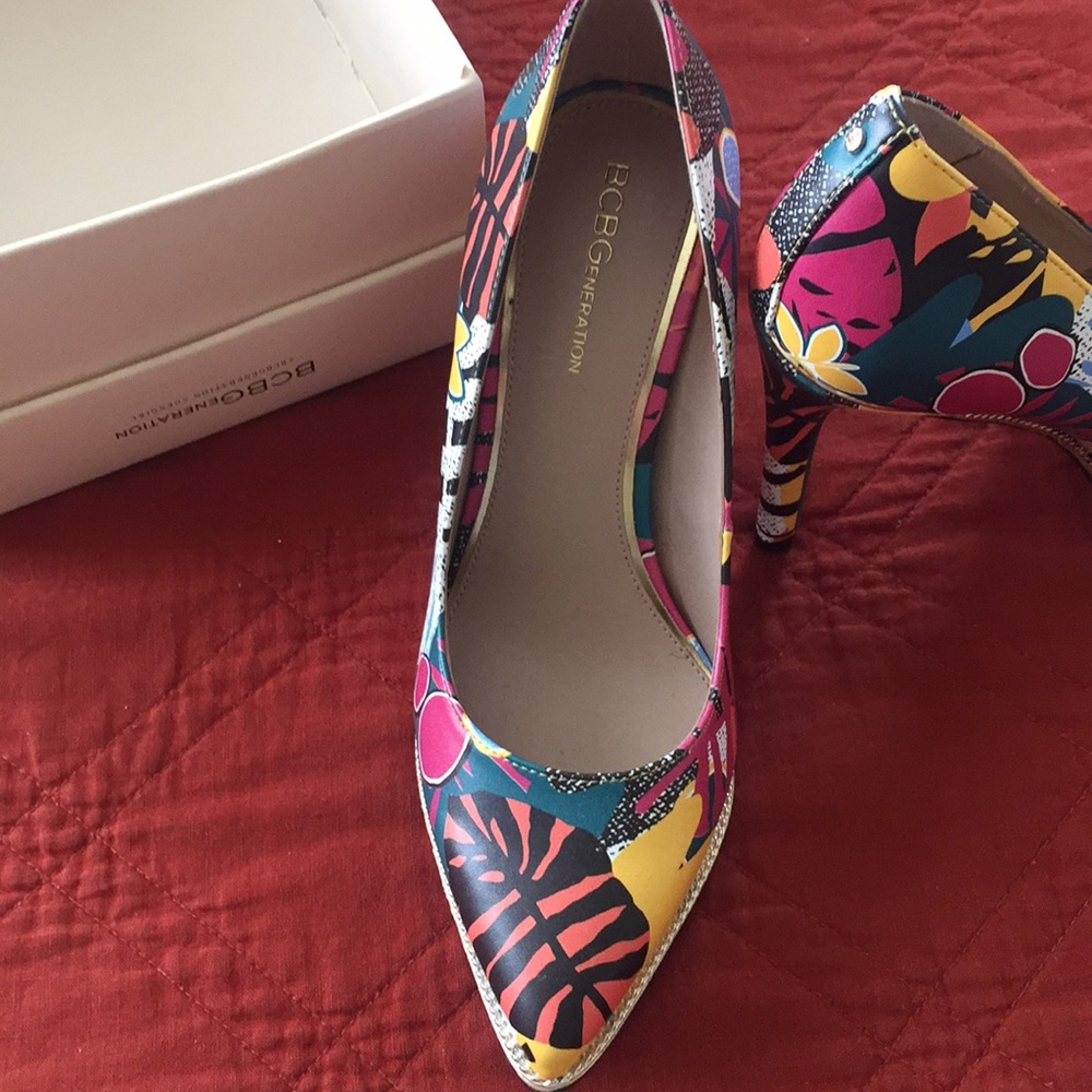 BCBG women heels